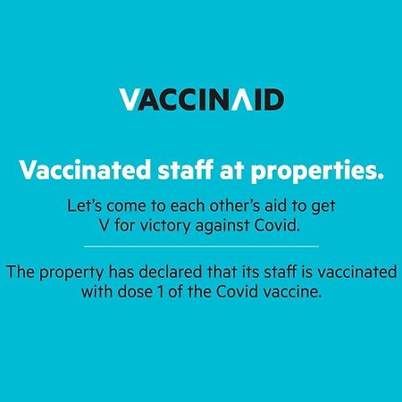 Vaccinated Staff - Oyo 22055 Dadar Residency Hotel Mumbai  Buitenkant foto